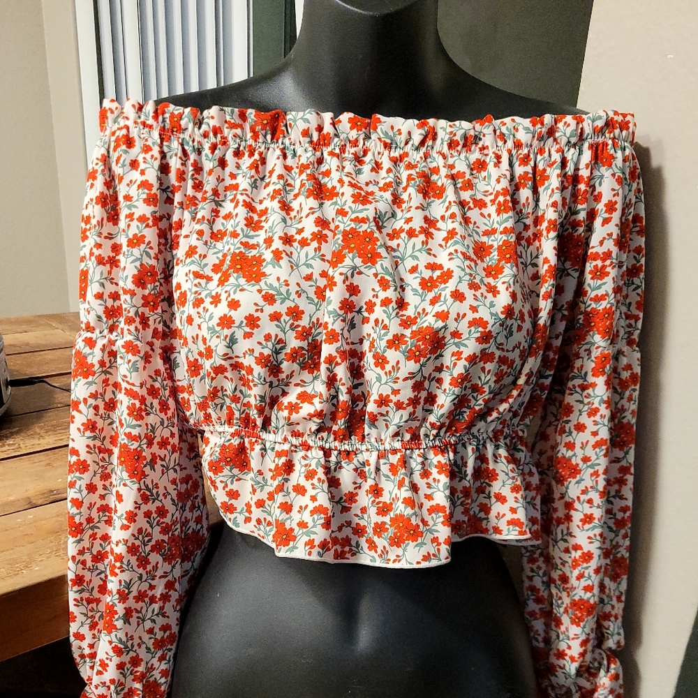 Off the shoulder flowered crop top